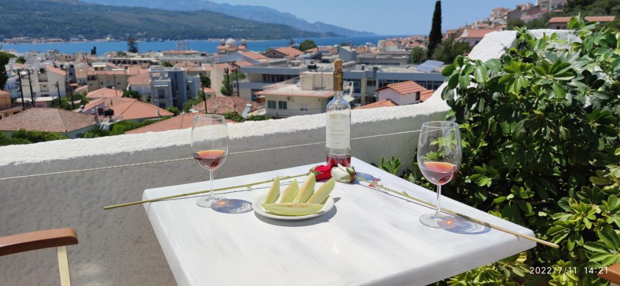 Odysseas Hotel Samos エクステリア 写真