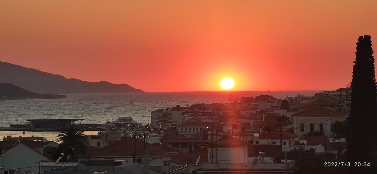 Odysseas Hotel Samos エクステリア 写真