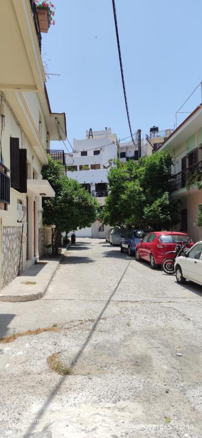 Odysseas Hotel Samos エクステリア 写真