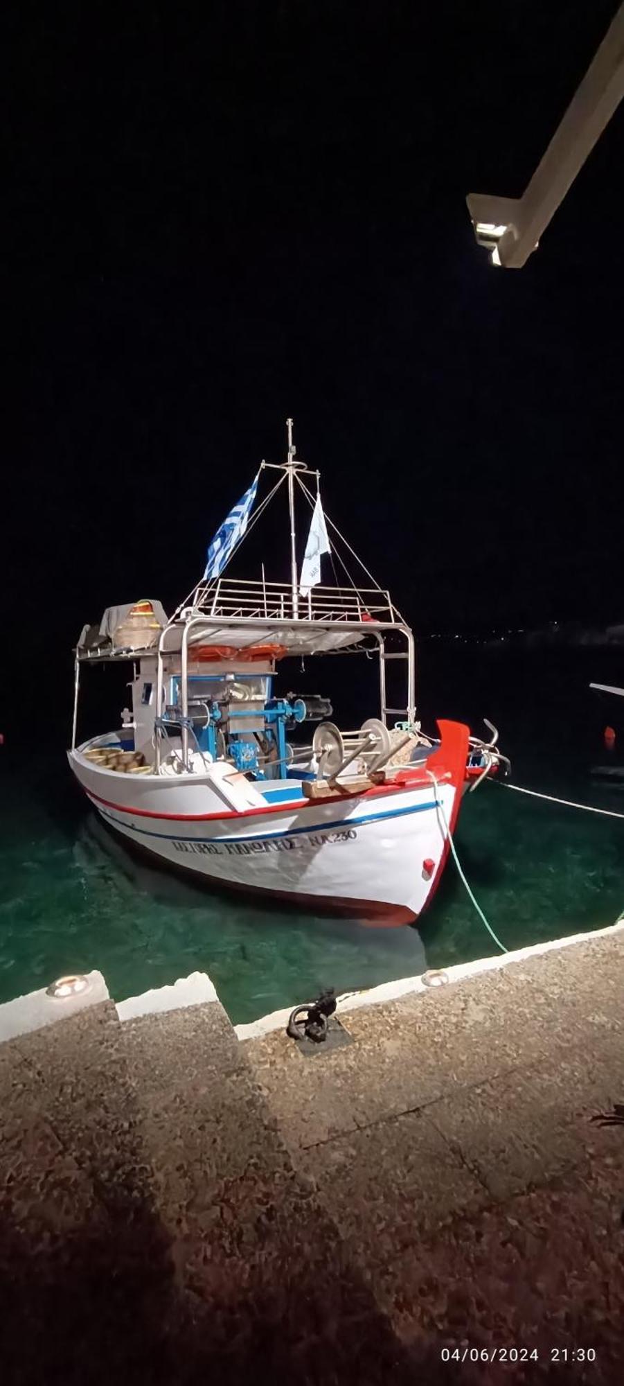 Odysseas Hotel Samos エクステリア 写真